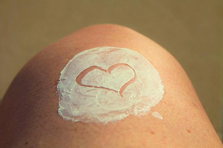 blur-body-care Dexeryl cream will help in cases of dermatitis and psoriasis
