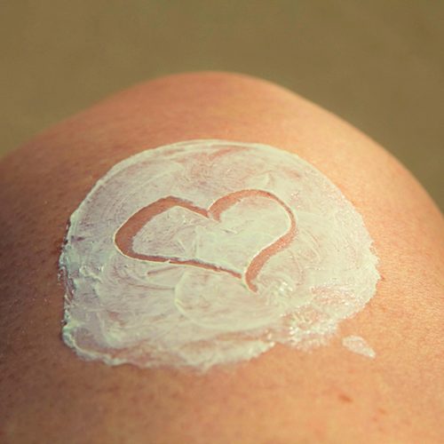 Dermatīta un psoriāzes gadījumos palīdzēs Dexeryl krēms